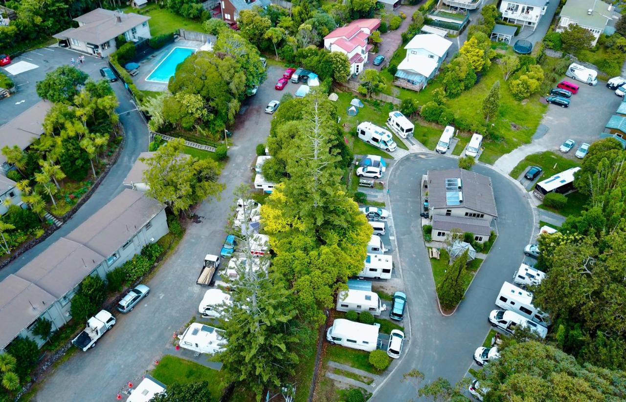 Touchwood Motor Inn & Inner City Camping Ground Оукланд Екстериор снимка