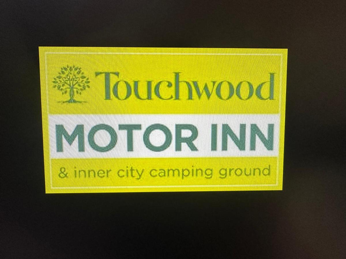 Touchwood Motor Inn & Inner City Camping Ground Оукланд Екстериор снимка